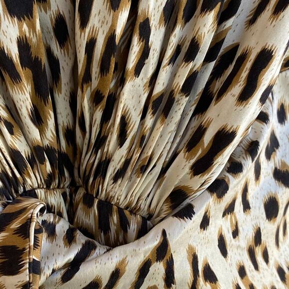 Tadashi Shoji Silk Leopard Animal Print Pleated Tie Blouse sz 12 - Picture 5 of 10